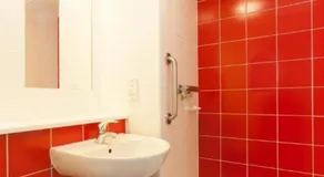 Travelodge Falkirk - Image 4