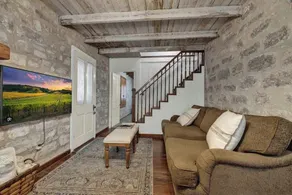 Rocking Ox Gasthaus and Barn Cabin - Image 2