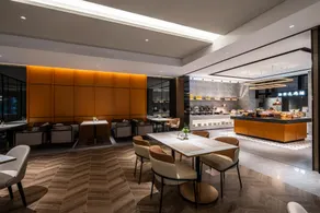 Home Inn Plus Shanghai Xintiandi Lujiabang Road Metro Station - Image 4