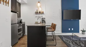 304 Newbury Street by Thatch - Image 4