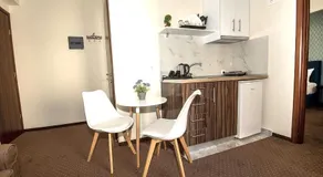 City Plaza Apartments & Rooms - Image 4
