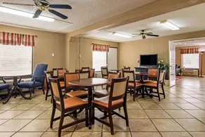 Econo Lodge Madison Airport - Image 3