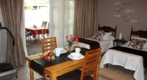 Little Umhlanga. Sunflower suite. - Image 3