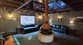 Snow Chasers Lodge - Image 3