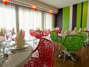 Grand Medallion Hotel - Image 5