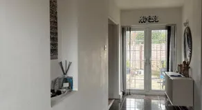 Wise rooms- 7 Bed property modern furnishings - Image 4