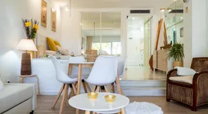 Appartement avec terrasse, internet haut débit et piscine | Vue mer - Image 2