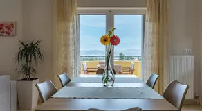 Yellow house - Image 2