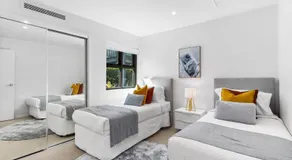 Spacious and Superb 3-bed Apartment - Image 2