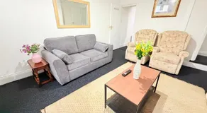 Cozy corner - 3 Bedroom Full House - Perfect for Families, Couples And Company Contractors - Image 2