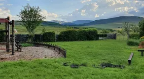 RoSE COTTAGE THREE BEDROOM HOUSE WITH PARKING Summer Special - Image 4