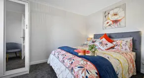 Zoo Villas: Villa Giraffe - Central Wynyard - Image 2