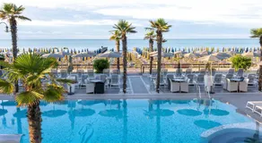 Hotel Sayonara - Image 2