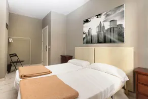 Feel Hostels Soho Malaga - Image 2