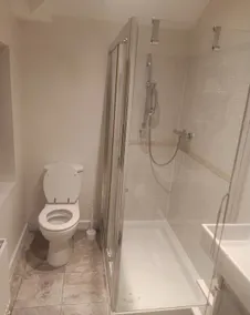 Refreshing En-Suite - Image 5