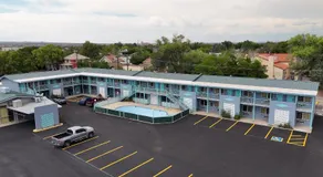 Downtown Inn - Image 3
