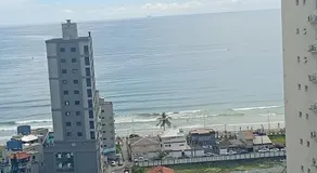 Ap alto padrão em Meia Praia acesso a pé ao mar - Image 3