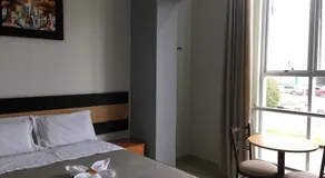 Hostal Parisuite - Image 2