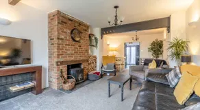COSY HOME NEAR DORNEY, WINDSOR & Free Parking - By Tempstay - Image 3