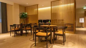 Mayflower Hot Spring Hotel - Image 4