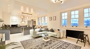 3 x Bedroom Riverside Flat with HOT TUB on Roof Terrace - Image 3