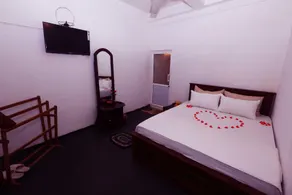 PERADENIYA HOMESTAY & RESORT - Image 3
