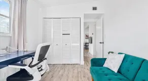 Cozy & Convenient Miami Stay near Design District & Wynwood - Image 2