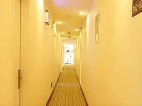 7Days Inn Luoyang Zhongzhou Road Hall of Enlightened Rule - Image 3