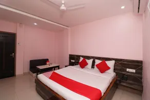 Capital O 30234 Hotel Shri Sai Amrit - Image 4