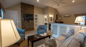 New England Inn & Lodge - Image 3