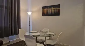 Apartment - Sleeps 4 - Parking - WiFi - Image 2