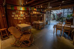 22 Bridge Guesthouse - Image 3
