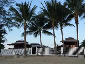 S.N. Plytorn Beach Hotel - Image 3