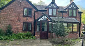 Rainsough Cottage Guest House - Shared Bathroom - Free Parking & WiFi - Image 2