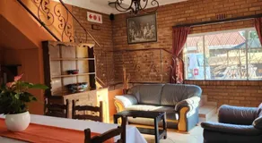 SOUTHY INN BY THE LAKE - Image 3