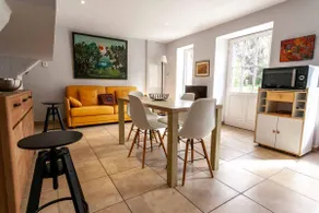 Lovely gîte for 2 in the forest beside the lake - Image 5