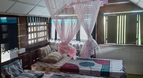 Mamisa Café, Home stay - Image 2