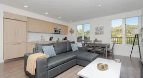 Snazzy 3BR Apt Hollywood with Pool & Spa - Image 2