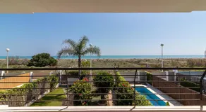 Global Vacacional, Adosado en primera linea de playa con vistas al mar - Image 3