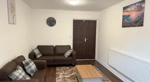 EM HOME - Room 4 - Image 2