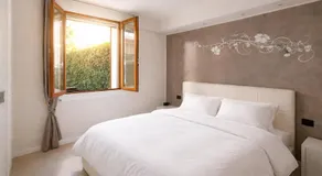 Lake Garda Apartment with Pool, Private Garden & Parking - Image 2