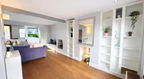Contemporary 2BDR City Retreat - Image 2