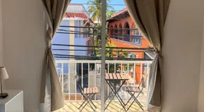 EMY HOUSE - Image 2