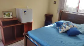 QUARTO CONFORTAVEL COM GARAGEM - Image 2