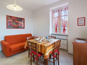 Simplistic Holiday Home in Moneglia with Garden - Image 2