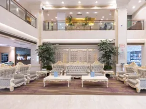 Xinjiang Plaza Jiabin Building - Image 5