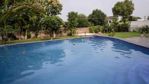 WE Woods Farm Manesar, 6BR Lux King Beds, Pvt Pool - Image 4