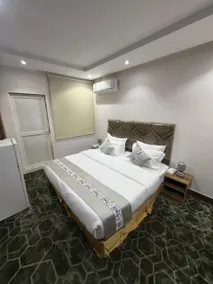 Quiet Rooms 2 Serviced Apartments - Image 2