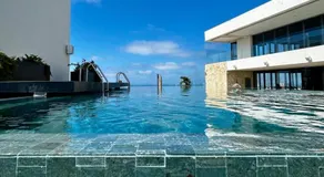 Condominio de Lujo con Impresionante Vista al Mar - Image 2