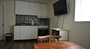 Luxury Suite - Image 3